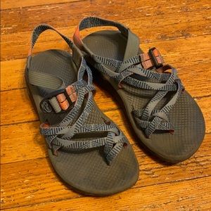 Chacos z/2 size 7.